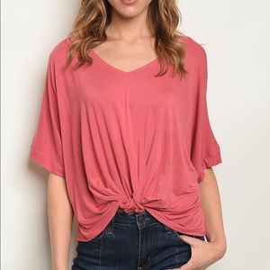 Short sleeve scoopneck knotted front jersey tunic